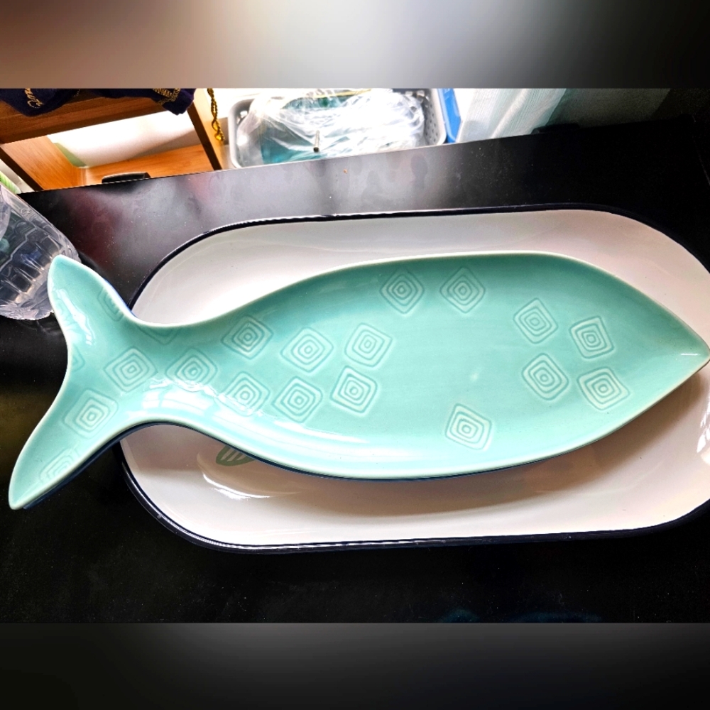 Fish serving dish tray aqua